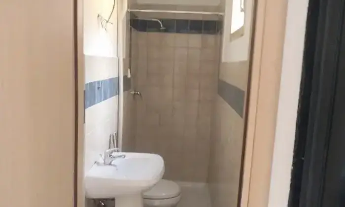 Rexer-Brindisi-BELLISSIMO-LOCALE-AFFITTO-IN-BRINDISI-CENTRO-SALONE
