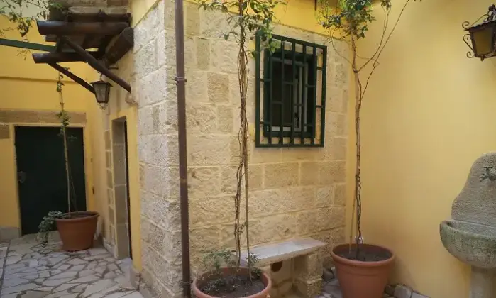Rexer-Brindisi-BELLISSIMO-LOCALE-AFFITTO-IN-BRINDISI-CENTRO-SALONE