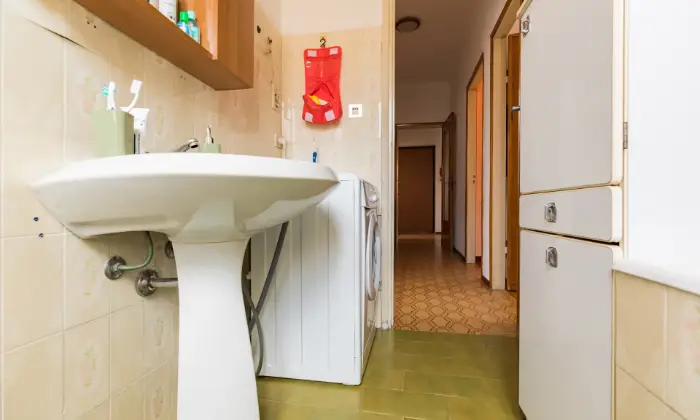 Rexer-Pieve-del-Cairo-Quadrilocale-luminoso-BAGNO