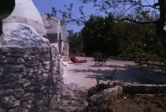 Rexer-Ceglie-Messapica-TRULLO-ZAPPA-DARGENTO-fittovendo-GIARDINO