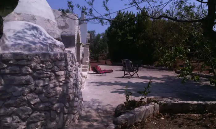 Rexer-Ceglie-Messapica-TRULLO-ZAPPA-DARGENTO-fittovendo-GIARDINO