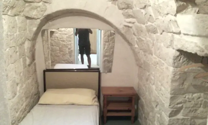 Rexer-Ceglie-Messapica-TRULLO-ZAPPA-DARGENTO-fittovendo-CAMERA-DA-LETTO
