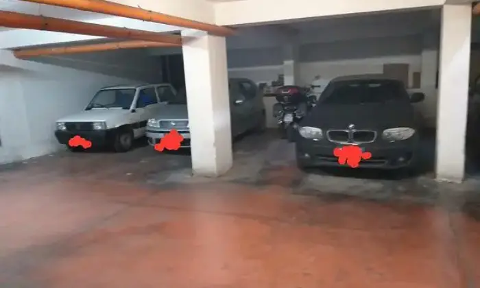 Rexer-Vittoria-Garage-in-centro-storico-SALONE