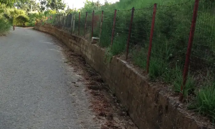 Rexer-Torano-Castello-Terreno-con-rustico-di-recente-costruzione