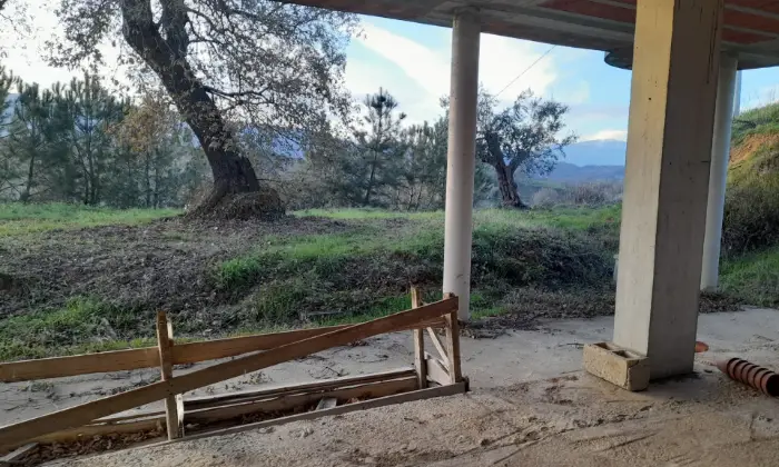Rexer-Torano-Castello-Terreno-con-rustico-di-recente-costruzione-Terreno