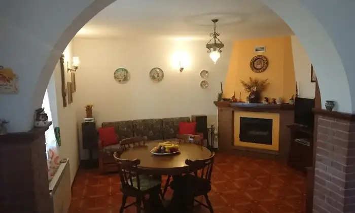 Rexer-Talla-Villa-in-vendita-nella-Frazione-di-Faltona-AR-SALONE