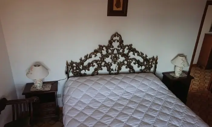 Rexer-Talla-Villa-in-vendita-nella-Frazione-di-Faltona-AR-CAMERA-DA-LETTO