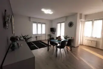 Rexer-Bordighera-Trilocale-ristrutturato-in-zona-centrale-vicino-al-mare-SALONE
