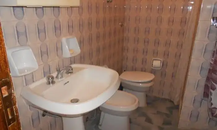Rexer-Dipignano-Appartamento-antico-e-spazioso-da-ristrutturare-BAGNO