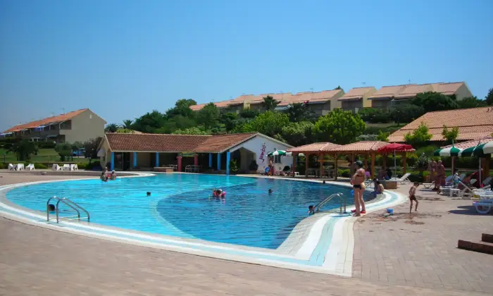 Rexer-Isola-di-Capo-Rizzuto-CASA-VACANZE-CAPOPICCOLO-GIARDINO
