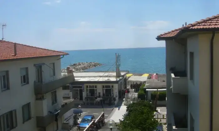 Rexer-Cecina-Casa-di-fronte-al-mare-CUCINA
