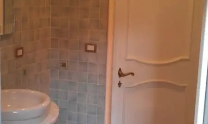 Rexer-Roma-Monteverde-nuovo-adiacenze-villa-Pamphili-BAGNO