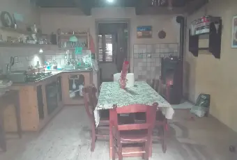 Rexer-Cagli-Cielo-Terra-in-piccolo-borgo-appenninico-CUCINA