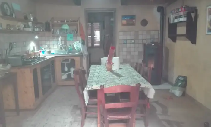 Rexer-Cagli-Cielo-Terra-in-piccolo-borgo-appenninico-CUCINA