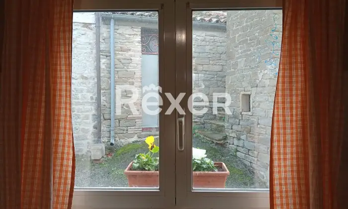 Rexer-Cagli-Cielo-Terra-in-piccolo-borgo-appenninico-Altro