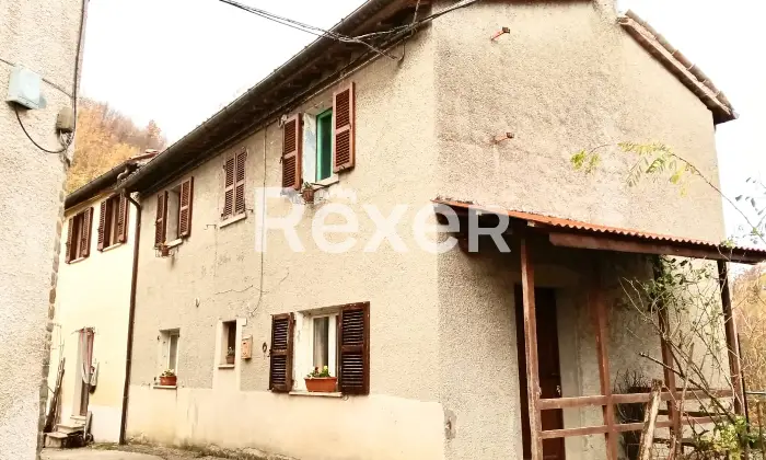 Rexer-Cagli-Cielo-Terra-in-piccolo-borgo-appenninico-Altro