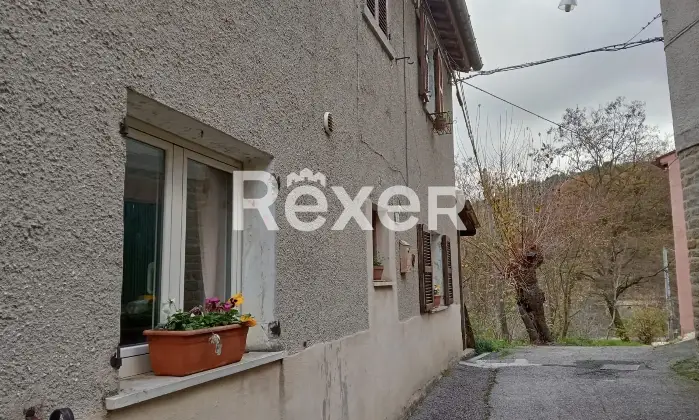 Rexer-Cagli-Cielo-Terra-in-piccolo-borgo-appenninico-Altro