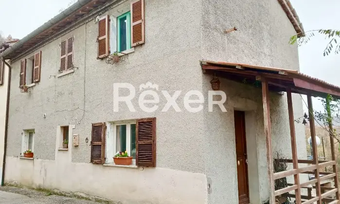 Rexer-Cagli-Cielo-Terra-in-piccolo-borgo-appenninico-Altro