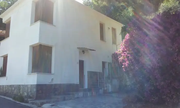 Rexer-Cervo-Trilocale-fra-ulivi-e-mare-a-pochi-minuti-dal-borgo-medievale-GIARDINO