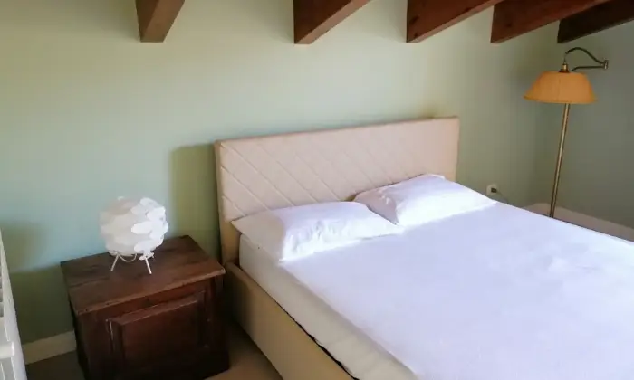 Rexer-Catania-Affittasi-appartamento-situato-in-un-vicoletto-della-Piazza-Carlo-Alberto-CAMERA-DA-LETTO