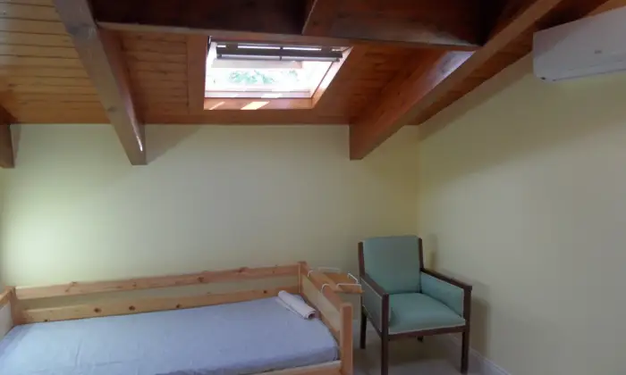 Rexer-Catania-Affittasi-appartamento-situato-in-un-vicoletto-della-Piazza-Carlo-Alberto-CAMERA-DA-LETTO