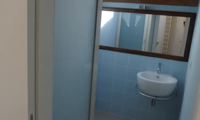 Rexer-Catania-Affittasi-appartamento-situato-in-un-vicoletto-della-Piazza-Carlo-Alberto-CAMERA-DA-LETTO
