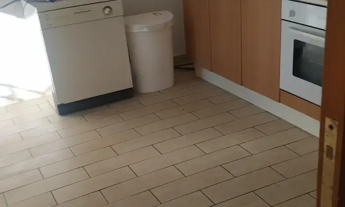 Rexer-Castel-Volturno-Lago-Patria-Villa-in-Parco-privato-con-accesso-diretto-al-mare-CUCINA