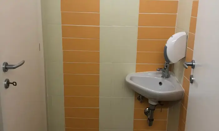Rexer-Panicale-AFFITTO-UFFICIOSTUDIO-MEDICO-BAGNO
