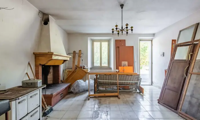 Rexer-San-Benedetto-Val-di-Sambro-Casa-indipendente-su-piani-SALONE