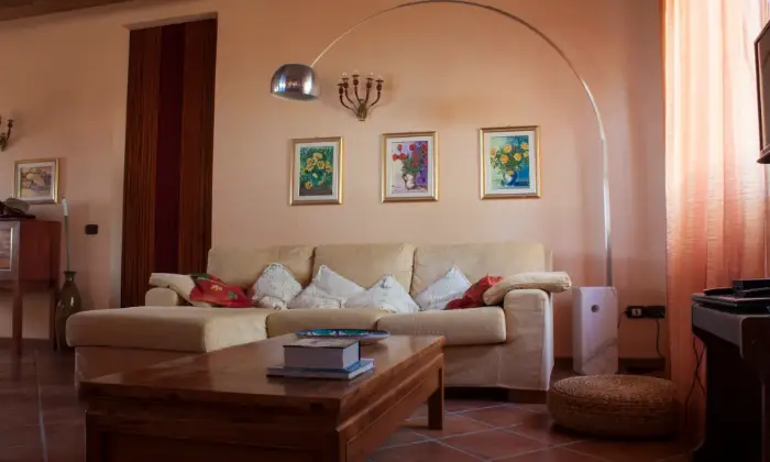 Rexer-Montenero-di-Bisaccia-Villa-fronte-mare-in-Molise-SALONE