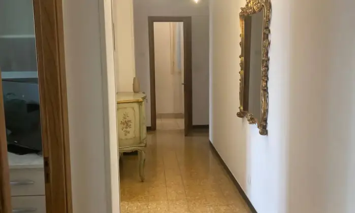 Rexer-Alassio-SV-Appartamento-a-metri-dal-mare-Corridoio