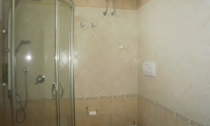 Rexer-Paolisi-Terra-cielo-indipendente-BAGNO