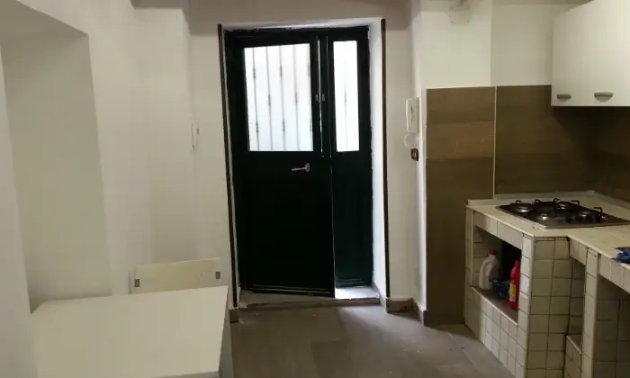 Rexer-Caserta-Caserta-centralissimo-monolocale-arredato-CUCINA