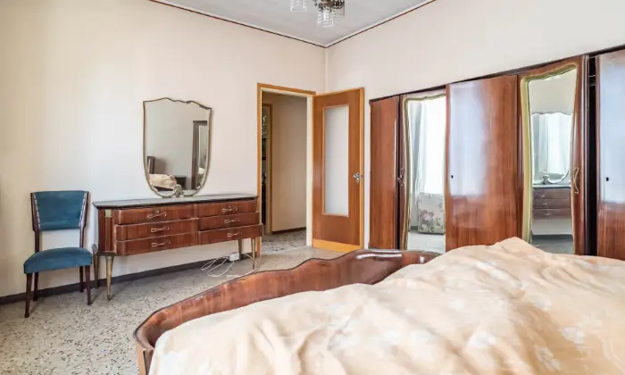 Rexer-Suardi-Casa-indipendente-su-due-livelli-e-ampio-spazio-esterno-CAMERA-DA-LETTO