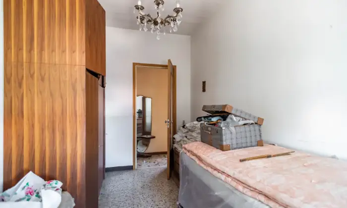 Rexer-Suardi-Casa-indipendente-su-due-livelli-e-ampio-spazio-esterno-CAMERA-DA-LETTO