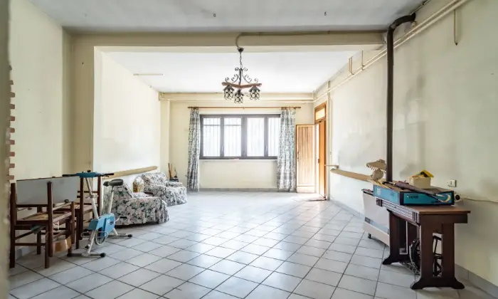 Rexer-Suardi-Casa-indipendente-su-due-livelli-e-ampio-spazio-esterno-TAVERNA