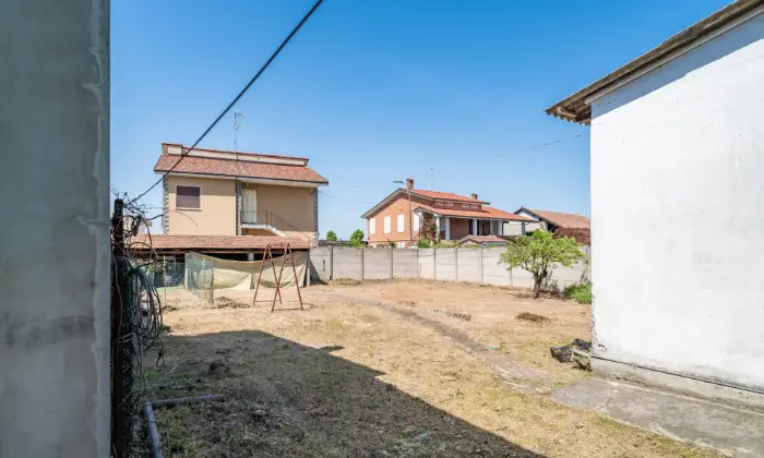 Rexer-Suardi-Casa-indipendente-su-due-livelli-e-ampio-spazio-esterno-ALTRO
