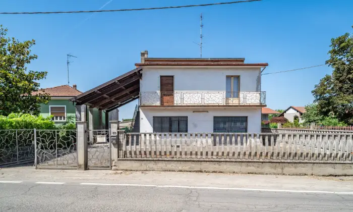 Rexer-Suardi-Casa-indipendente-su-due-livelli-e-ampio-spazio-esterno-ALTRO