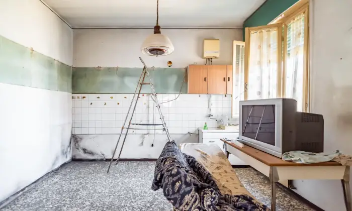 Rexer-Suardi-Casa-indipendente-su-due-livelli-e-ampio-spazio-esterno-CUCINA