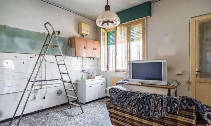 Rexer-Suardi-Casa-indipendente-su-due-livelli-e-ampio-spazio-esterno-CUCINA