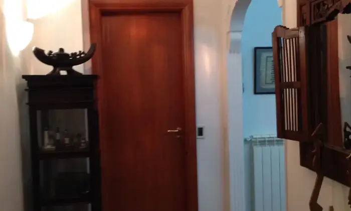Rexer-Roma-AFFITTASI-APPARTAMENTO-PIANO-TERRA-ALTRO