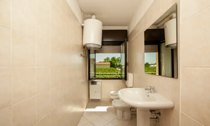 Rexer-Finale-Emilia-Casa-indipendente-e-BB-Finale-Emilia-BAGNO