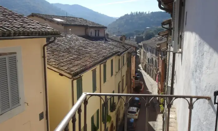 Rexer-Spoleto-Appartamento-attico-con-mansarda-in-centro-storico-TERRAZZO