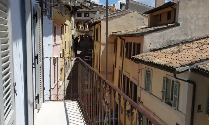 Rexer-Spoleto-Appartamento-attico-con-mansarda-in-centro-storico-TERRAZZO