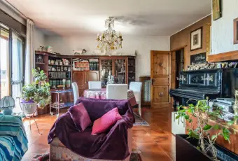 Rexer-Asiago-Casa-indipendente-composta-da-tre-appartamentiufficiogaragegiardinocorte-privata-SALONE