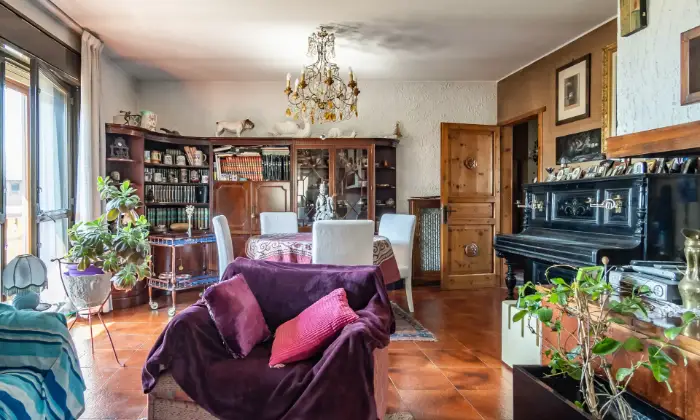 Rexer-Asiago-Casa-indipendente-composta-da-tre-appartamentiufficiogaragegiardinocorte-privata-SALONE