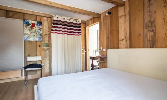 Rexer-Asiago-Casa-indipendente-composta-da-tre-appartamentiufficiogaragegiardinocorte-privata-CAMERA-DA-LETTO