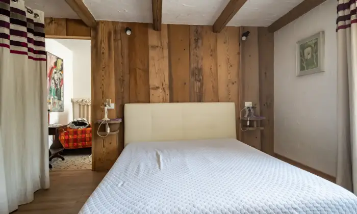 Rexer-Asiago-Casa-indipendente-composta-da-tre-appartamentiufficiogaragegiardinocorte-privata-CAMERA-DA-LETTO