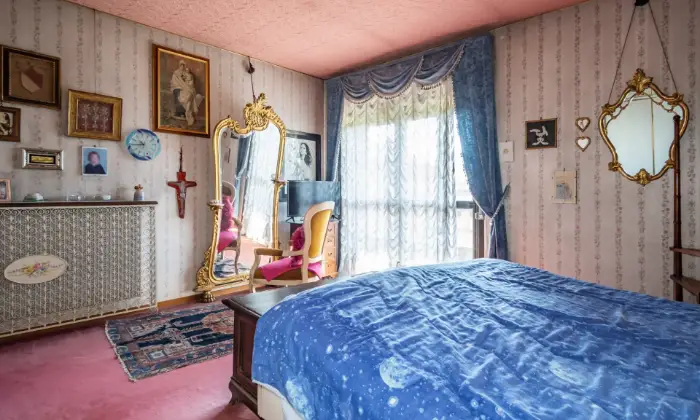 Rexer-Asiago-Casa-indipendente-composta-da-tre-appartamentiufficiogaragegiardinocorte-privata-CAMERA-DA-LETTO