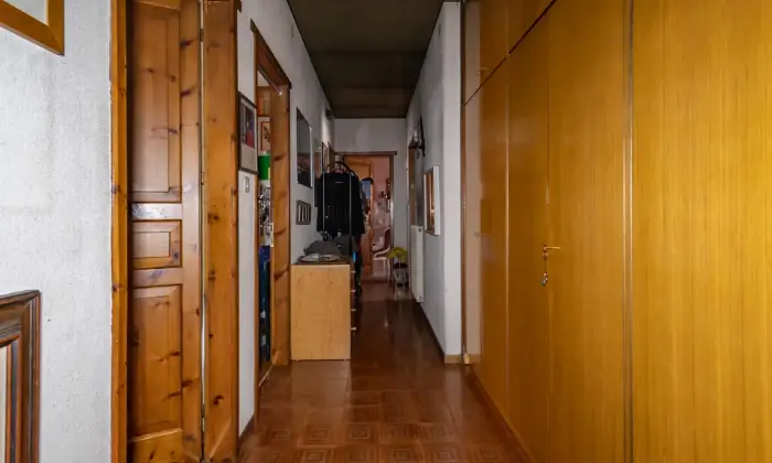 Rexer-Asiago-Casa-indipendente-composta-da-tre-appartamentiufficiogaragegiardinocorte-privata-CORRIDOI